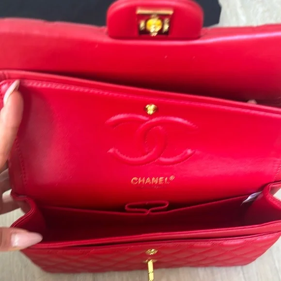 Caviar Flap Red Quilted Shoulder Bag - Picture 6 of 7